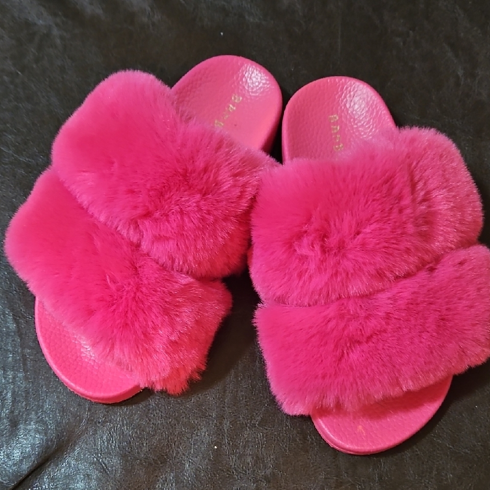 BAMBOO Fuzzy Pink Slide Sandals